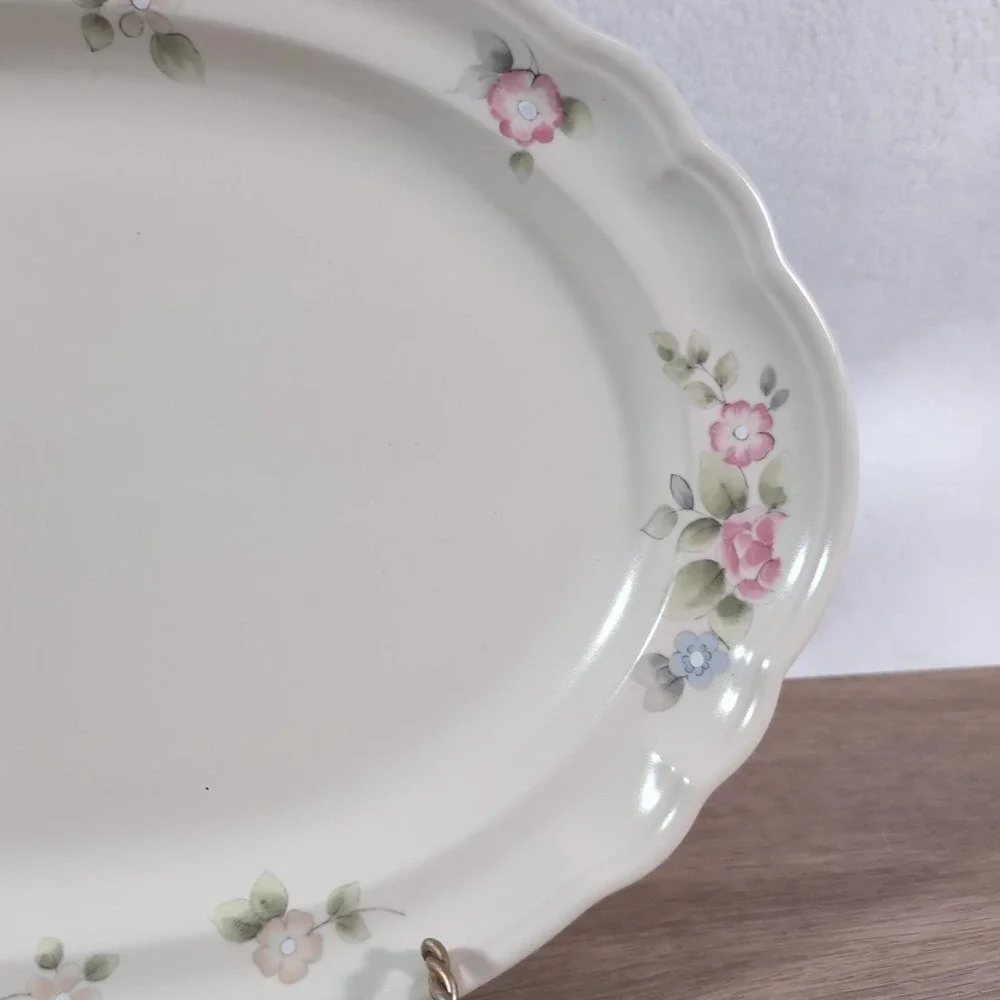 VTG‎ Pfaltzgraff Tea Rose Large 14.75